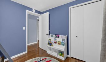 2731 Valley Dr, Ann Arbor, MI 48103