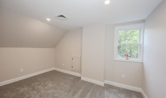 32 Raymond Rd, Auburn, NH 03032