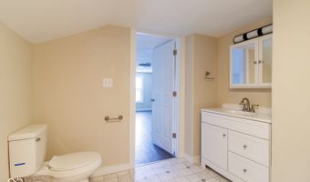 228 E 29th St, Anderson, IN 46016