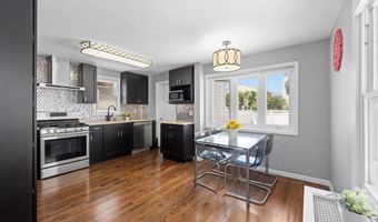 116 Sigsbee Ave, Albertson, NY 11507