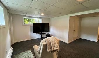 19 Terrace Dr, East Greenwich, RI 02818