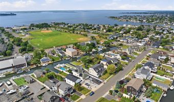34 Meadow Ln, Amityville, NY 11701