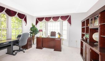 10834 HILLBROOKE Ln, Potomac, MD 20854