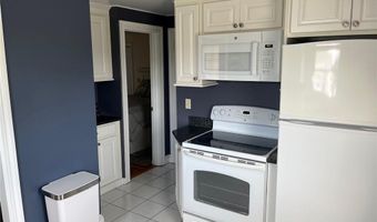 249 Tuckerman Ave 5, Middletown, RI 02842