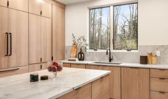 8830 NW 35th St, Ankeny, IA 50023