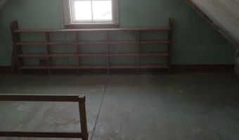 29 Whitney St, Auburn, ME 04210