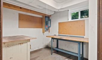 3246 N ABINGDON St, Arlington, VA 22207