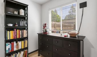 1630 SE Tempest Dr 10, Bend, OR 97702