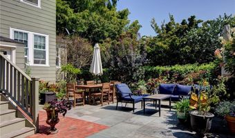 27 Cranston Ave, Newport, RI 02840