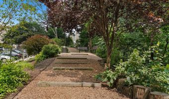 5904 MOUNT EAGLE Dr 105, Alexandria, VA 22303