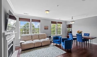 191 SOMERVELLE St 205, Alexandria, VA 22304