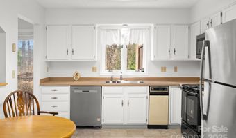 103 Pebble Creek Dr, Asheville, NC 28803