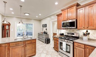 6052 Pine Bluff Dr, Avon, IN 46123