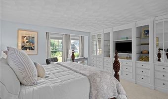 14 Fox Dr 14, Narragansett, RI 02882