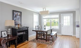 52 Bedlow Ave, Newport, RI 02840