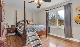 168 Tree Line Dr, Antioch, IL 60002