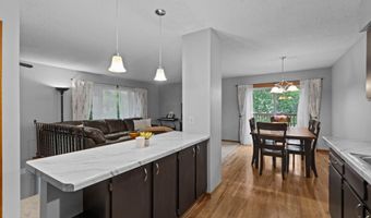 13941 Herald Ct, Apple Valley, MN 55124