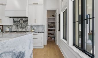 699 Savannah Estates Blvd, Biloxi, MS 39532