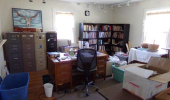 705 W Maple Ave, Alderson, WV 24910