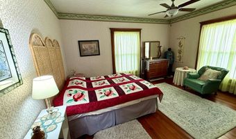 619 Q St, Aurora, NE 68818