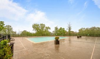 81 Brentwood Cir 81, Danbury, CT 06810