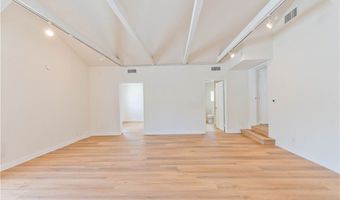 18063 Burbank Blvd, Encino, CA 91316