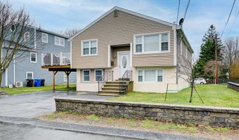 7 Wilbur Ave, Newport, RI 02840