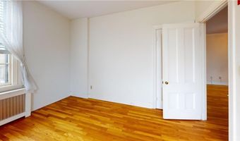 45 Ayrault Ave 8, Newport, RI 02840