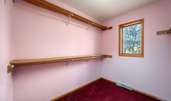 404 174th St, Amery, WI 54001