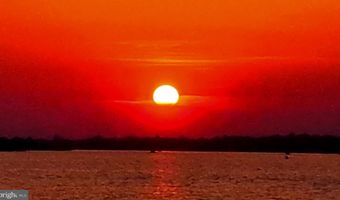 54 BEACH Ave, Bayville, NJ 08721