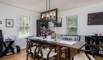 10 Greenbriar Ln, Amherst, NH 03031