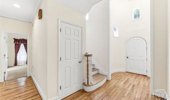 372 Woodhaven Dr, Athens, GA 30606