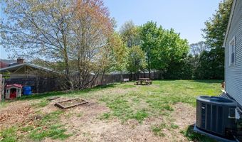 1 Knollwood Dr, Cumberland, RI 02864