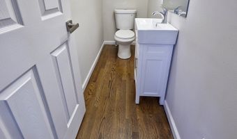 6 Levitt Ave, Bergenfield, NJ 07621