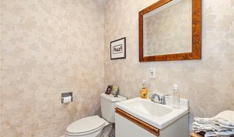 119 Corey Ln, Middletown, RI 02842