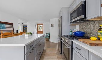 13 Starboard Ave, Jamestown, RI 02835