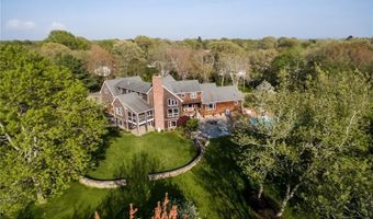 77 Pond Shore Dr, Charlestown, RI 02813