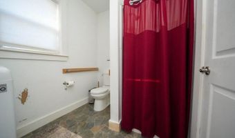 47 7th St, Bangor, ME 04401