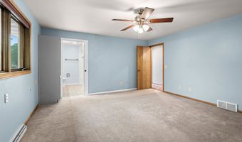 1023 W RIDGEVIEW Dr, Appleton, WI 54914