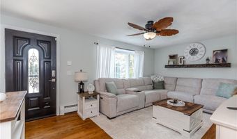 30 Warren Ave, Johnston, RI 02919