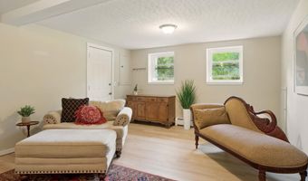 62 Palomino Ln, Bedford, NH 03110