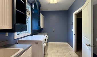 2702 Country Oaks Dr, Atlantic, IA 50022