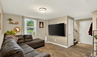 211 W 4th St, Auburn, KS 66402