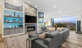 9420 Crest Dr, Spring Valley, CA 91977