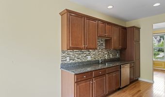 56 Tucker St 56, Danbury, CT 06810