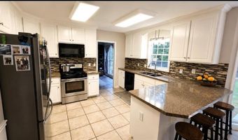 6116 Braidwood Ln NW, Acworth, GA 30101