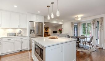 7 White Birch Rd, Cranston, RI 02920
