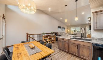 2726 E Sunburst Dr, Brandon, SD 57005