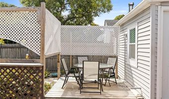 67 Linden St, Middletown, RI 02842