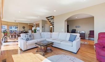 25 Narragansett St, North Kingstown, RI 02852
